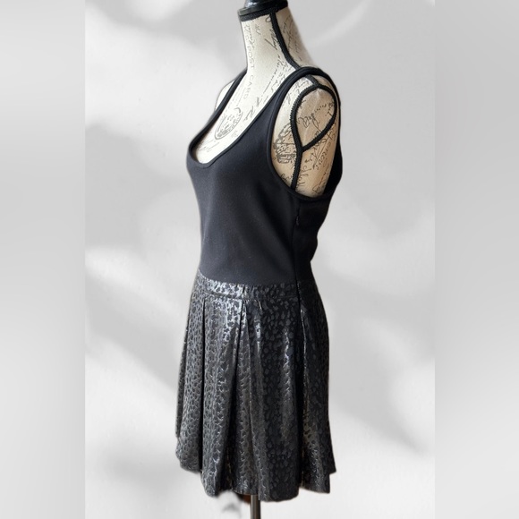 LaROK Deep Scoop Neck Dress, Black-on Black Leather-Look Skirted Bottom NWT (M) - Picture 5 of 8